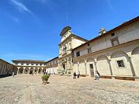 2024_Firenze_13_Ingresso_nel_piazzale_vista_della_Foresteria-1024x768 Visita della Certosa di Firenze