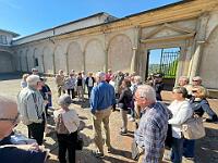 2024_Firenze_una_bravissima_guida_spiega-1024x768 Le spiegazioni di una bravissima guida