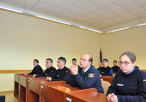 27 - 1145 Con gli Allievi nelle aule